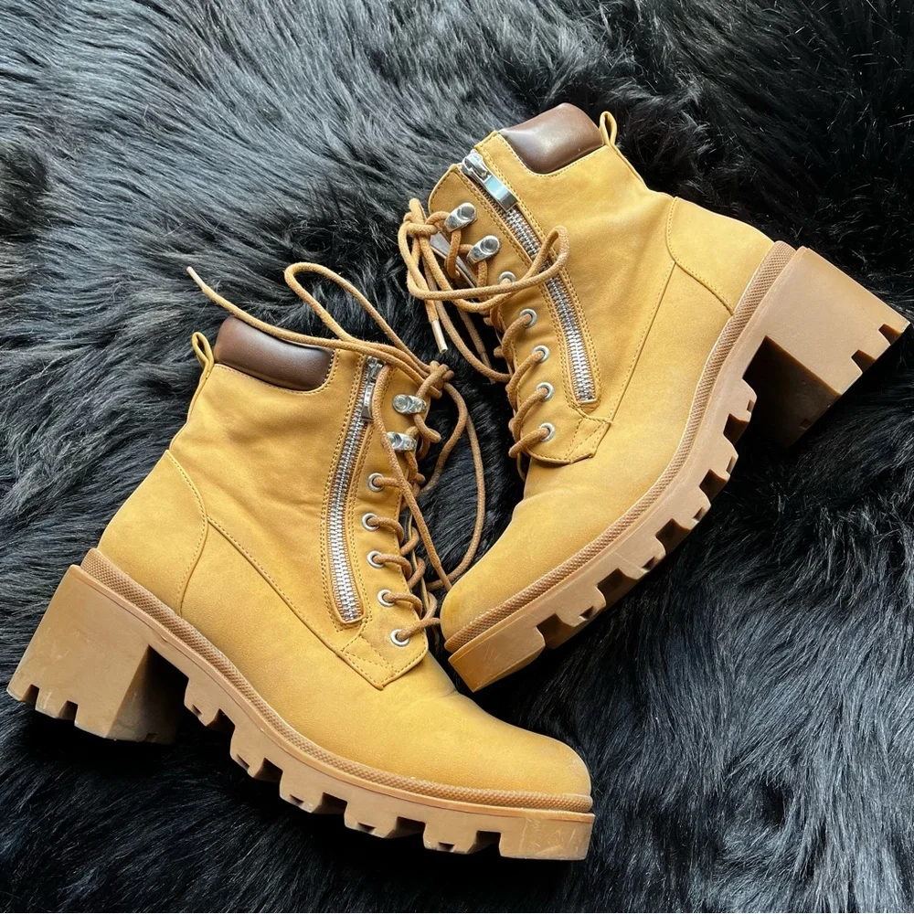 JustFab “Sebbe” Boots - Picture 3 of 8